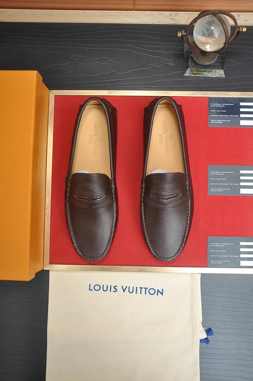 Men's men's shoes 💰420💶 [LV Doudou shoes] (water-dyed cowhide lining) new model is on the market, available on the official website. The new Doudou shoes are processed into single-color materials, and the uppers are made of imported horsehide leather. The body of the shoe is fully hemmed with mark thread, and is lined with imported original cowhide leather. The elegant shoe shape is super suitable for all-matching, and the size is 38-44.